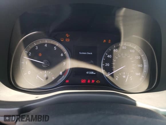 ✅ 2020 Hyundai Kona SEL • VIN: KM8K22AA5LU573202 • Лот: 63812343. Опубликован ранее на Copart с пробегом 41 335 миль. Бесплатный доступ к архиву аукционных продаж из США и подробный отчёт об истории автомобиля на DreamBid. Изображение 9.