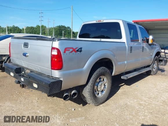 ✅ 2016 Ford F-250 Lariat • VIN: 1FT7W2BT8GEB11067 • Lot: 42583996. Wystawiony na IAAI z przebiegiem 141 478 mil. Bezpłatny archiwum sprzedaży aukcyjnych z USA i szczegółowy raport historii pojazdu na DreamBid. Zdjęcie 4.