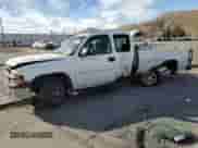 2002 Chevrolet Silverado 1500 z VIN 1GCEC19VX2E162662, wystawiony jako Copart lot #43749265 z przebiegiem 191 926 mil mil oraz Szkoda całkowita • Salvage title. Historia ofert i sprzedaży dostępna na DreamBid. Obrazek 1.