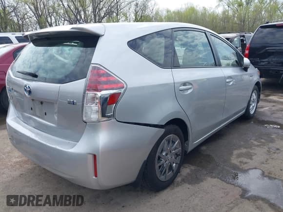 ✅ 2015 Toyota Prius Two • VIN: JTDZN3EU7FJ025812 • Lot: 41958867. Listed on IAAI with 129,435 mi. Free auction sales archive from the USA and detailed vehicle history report at DreamBid. Image 4.