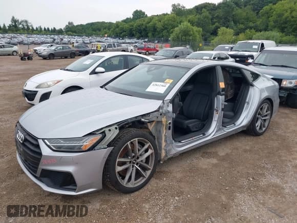 ✅ 2020 Audi A7 Premium Plus • VIN: WAUU2AF20LN003365 • Lot: 42812360. Wystawiony na IAAI z przebiegiem 33 070 mil. Bezpłatny archiwum sprzedaży aukcyjnych z USA i szczegółowy raport historii pojazdu na DreamBid. Zdjęcie 2.