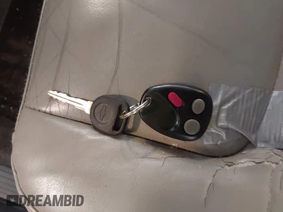 ✅ 2006 Chevrolet Equinox LT • VIN: 2CNDL73F866154193 • Лот: 42611944. Опубликован ранее на IAAI с пробегом 245 070 миль. Бесплатный доступ к архиву аукционных продаж из США и подробный отчёт об истории автомобиля на DreamBid. Изображение 11.