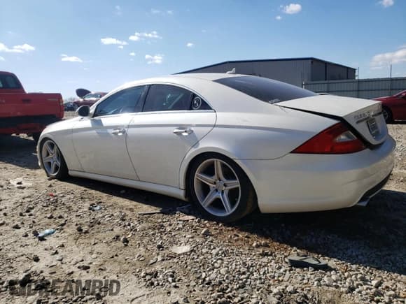 ✅ 2008 Mercedes-Benz CLS 550 • VIN: WDDDJ72X68A126957 • Лот: 42029095. Опубликован ранее на Copart с пробегом 123 907 миль. Бесплатный доступ к архиву аукционных продаж из США и подробный отчёт об истории автомобиля на DreamBid. Изображение 2.