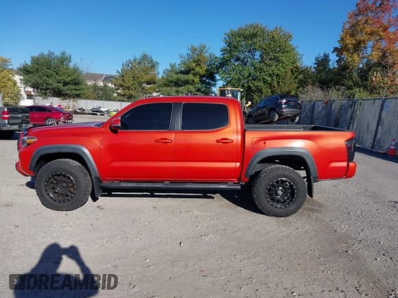 ✅ 2016 Toyota Tacoma SR • VIN: 3TMCZ5AN6GM037314 • Lot: 43483553. Listed on IAAI with 114,676 mi. Free auction sales archive from the USA and detailed vehicle history report at DreamBid. Image 14.
