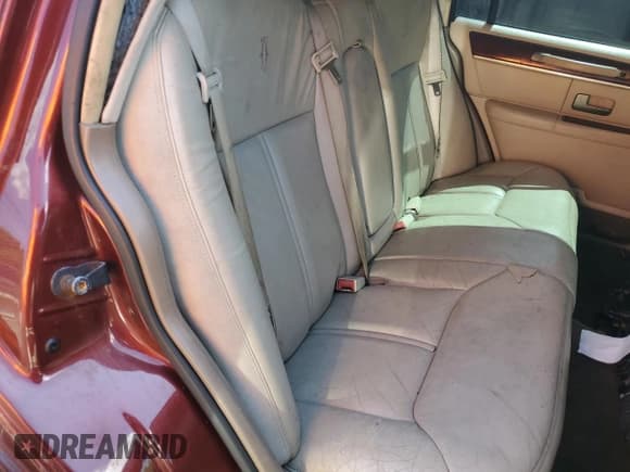 ✅ 2003 Lincoln Town Car Cartier • VIN: 1LNHM83WX3Y609328 • Lot: 71660295. Listed on Copart with Not provided. Free auction sales archive from the USA and detailed vehicle history report at DreamBid. Image 10.