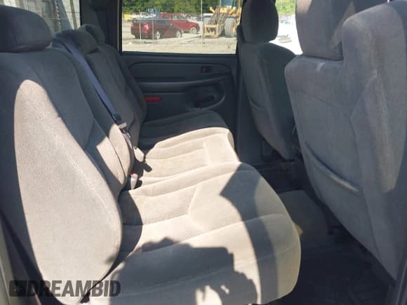 ✅ 2004 Chevrolet Silverado 2500HD LS • VIN: 1GCHC23U94F182997 • Лот: 42682053. Опубликован ранее на IAAI с пробегом 227 282 миль. Бесплатный доступ к архиву аукционных продаж из США и подробный отчёт об истории автомобиля на DreamBid. Изображение 8.