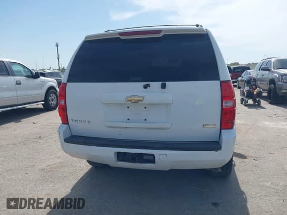 ✅ 2011 Chevrolet Tahoe LS • VIN: 1GNSKAE01BR308768 • Lot: 42262573. Listed on IAAI with 268,966 mi. Free auction sales archive from the USA and detailed vehicle history report at DreamBid. Image 16.