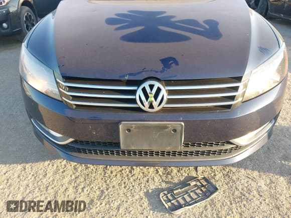 ✅ 2015 Volkswagen Passat S • VIN: 1VWAS7A37FC098089 • Lot: 43340327. Listed on IAAI with 146,107 mi. Free auction sales archive from the USA and detailed vehicle history report at DreamBid. Image 12.