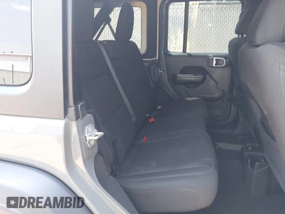 ✅ 2019 Jeep Wrangler Unlimited Sport S • VIN: 1C4HJXDG8KW535173 • Лот: 42985243. Опубликован ранее на IAAI с пробегом 94 474 миль. Бесплатный доступ к архиву аукционных продаж из США и подробный отчёт об истории автомобиля на DreamBid. Изображение 8.