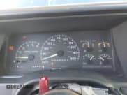 ✅ 1995 Chevrolet Silverado 1500 • VIN: 2GCEC19K6S1266198 • Lot: 43617591. Wystawiony na IAAI z przebiegiem 206 691 mil. Bezpłatny archiwum sprzedaży aukcyjnych z USA i szczegółowy raport historii pojazdu na DreamBid. Zdjęcie 7.