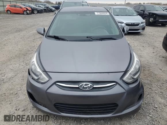 ✅ 2017 Hyundai Accent SE • VIN: KMHCT5AE8HU335454 • Лот: 77866054. Опубликован ранее на Copart с пробегом 142 403 миль. Бесплатный доступ к архиву аукционных продаж из США и подробный отчёт об истории автомобиля на DreamBid. Изображение 5.