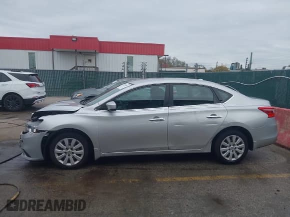 ✅ 2016 Nissan Sentra SV • VIN: 3N1AB7AP4GY228914 • Lot: 43568583. Wystawiony na IAAI z przebiegiem 133 943 mil. Bezpłatny archiwum sprzedaży aukcyjnych z USA i szczegółowy raport historii pojazdu na DreamBid. Zdjęcie 14.