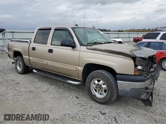 ✅ 2004 Chevrolet Silverado 1500 LS • VIN: 2GCEK13T541412243 • Lot: 77465974. Wystawiony na Copart z przebiegiem Nie podano. Bezpłatny archiwum sprzedaży aukcyjnych z USA i szczegółowy raport historii pojazdu na DreamBid. Zdjęcie 4.