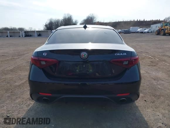 ✅ 2017 Alfa Romeo Giulia Ti • VIN: ZARFAEEN1H7540670 • Lot: 41790762. Listed on IAAI with 85,030 mi. Free auction sales archive from the USA and detailed vehicle history report at DreamBid. Image 16.