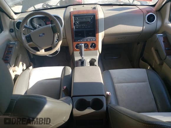 ✅ 2007 Ford Explorer Eddie Bauer • VIN: 1FMEU74EX7UA40867 • Lot: 70993795. Wystawiony na Copart z przebiegiem 204 293 mil. Bezpłatny archiwum sprzedaży aukcyjnych z USA i szczegółowy raport historii pojazdu na DreamBid. Zdjęcie 8.