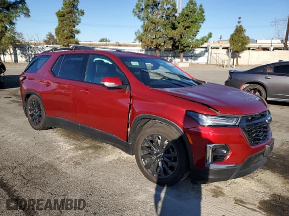 ✅ 2022 Chevrolet Traverse RS • VIN: 1GNEVJKWXNJ156215 • Lot: 86667105. Wystawiony na Copart z przebiegiem 30 515 mil. Bezpłatny archiwum sprzedaży aukcyjnych z USA i szczegółowy raport historii pojazdu na DreamBid. Zdjęcie 4.