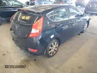 2014 Hyundai Accent SE with VIN KMHCU5AE0EU155779, listed as a Copart auction lot 85141305 with 62,564 mi miles and Salvage title. Bid and sale history available at DreamBid. Image 3.