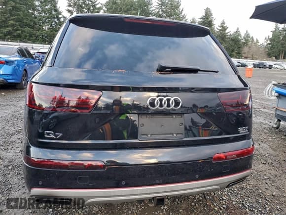 ✅ 2017 Audi Q7 Prestige • VIN: WA1VAAF79HD004706 • Lot: 93814285. Wystawiony na Copart z przebiegiem 135 142 mil. Bezpłatny archiwum sprzedaży aukcyjnych z USA i szczegółowy raport historii pojazdu na DreamBid. Zdjęcie 6.