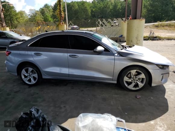 ✅ 2023 Audi A3 Premium Plus • VIN: WAUHUDGYXPA078698 • Лот: 85701514. Опубликован ранее на Copart с пробегом Не указан. Бесплатный доступ к архиву аукционных продаж из США и подробный отчёт об истории автомобиля на DreamBid. Изображение 4.