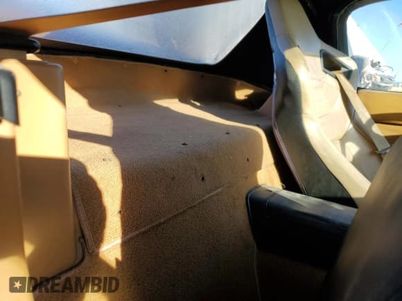 ✅ 1992 Mazda MX-5 Miata • VIN: JM1NA3519N1326628 • Lot: 76041914. Wystawiony na Copart z przebiegiem 150 148 mil. Bezpłatny archiwum sprzedaży aukcyjnych z USA i szczegółowy raport historii pojazdu na DreamBid. Zdjęcie 10.