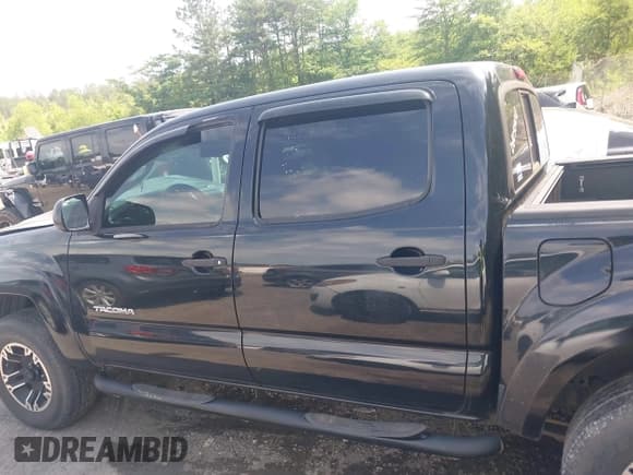 ✅ 2013 Toyota Tacoma • VIN: 5TFJX4CN6DX034147 • Lot: 42278388. Listed on IAAI with 207,685 mi. Free auction sales archive from the USA and detailed vehicle history report at DreamBid. Image 14.