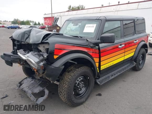 ✅ 2025 Ford Bronco Big Bend • VIN: 1FMDE7BH2SLA65623 • Lot: 43181446. Wystawiony na IAAI z przebiegiem 554 mil. Bezpłatny archiwum sprzedaży aukcyjnych z USA i szczegółowy raport historii pojazdu na DreamBid. Zdjęcie 19.