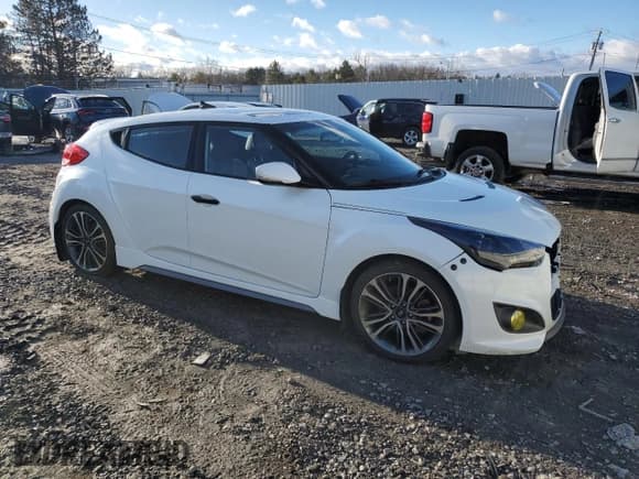 ✅ 2016 Hyundai Veloster Turbo • VIN: KMHTC6AE4GU301371 • Lot: 87440864. Wystawiony na Copart z przebiegiem 95 694 mil. Bezpłatny archiwum sprzedaży aukcyjnych z USA i szczegółowy raport historii pojazdu na DreamBid. Zdjęcie 4.