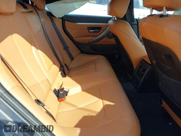 ✅ 2018 BMW 4 Series 440i • VIN: WBA4J5C54JBF07315 • Lot: 41738540. Wystawiony na IAAI z przebiegiem 74 577 mil. Bezpłatny archiwum sprzedaży aukcyjnych z USA i szczegółowy raport historii pojazdu na DreamBid. Zdjęcie 8.