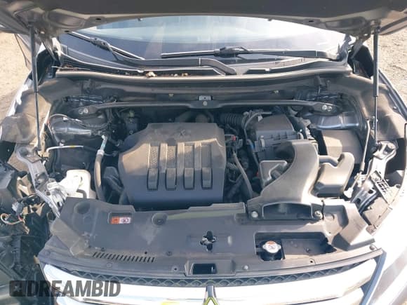 ✅ 2018 Mitsubishi Eclipse Cross SE • VIN: JA4AT5AA8JZ069574 • Lot: 43278699. Wystawiony na IAAI z przebiegiem 107 755 mil. Bezpłatny archiwum sprzedaży aukcyjnych z USA i szczegółowy raport historii pojazdu na DreamBid. Zdjęcie 10.