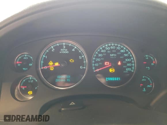 ✅ 2007 Chevrolet Suburban LTZ • VIN: 3GNFK16397G292997 • Lot: 53305564. Wystawiony na Copart z przebiegiem 201 666 mil. Bezpłatny archiwum sprzedaży aukcyjnych z USA i szczegółowy raport historii pojazdu na DreamBid. Zdjęcie 9.