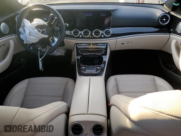 ✅ 2021 Mercedes-Benz E 63 S AMG • VIN: W1KZH8KB4MA982800 • Лот: 44360975. Опубликован ранее на Copart с пробегом 31 728 миль. Бесплатный доступ к архиву аукционных продаж из США и подробный отчёт об истории автомобиля на DreamBid. Изображение 8.