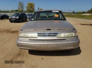 ✅ 1995 Ford Crown Victoria LX • VIN: 2FALP74WXSX139093 • Lot: 80335785. Wystawiony na Copart z przebiegiem 135 758 mil. Bezpłatny archiwum sprzedaży aukcyjnych z USA i szczegółowy raport historii pojazdu na DreamBid. Zdjęcie 5.