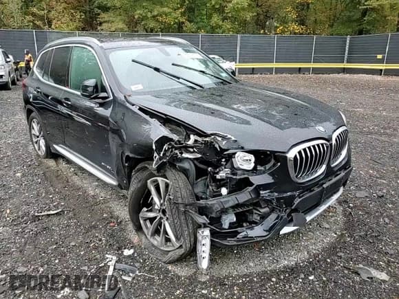 ✅ 2018 BMW X3 xDrive30i • VIN: 5UXTR9C55JLC74150 • Lot: 86615175. Wystawiony na Copart z przebiegiem Nie podano. Bezpłatny archiwum sprzedaży aukcyjnych z USA i szczegółowy raport historii pojazdu na DreamBid. Zdjęcie 14.