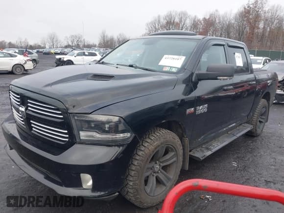 ✅ 2013 Ram 1500 Sport • VIN: 1C6RR7MT0DS608578 • Lot: 43728107. Wystawiony na IAAI z przebiegiem Nie podano. Bezpłatny archiwum sprzedaży aukcyjnych z USA i szczegółowy raport historii pojazdu na DreamBid. Zdjęcie 2.