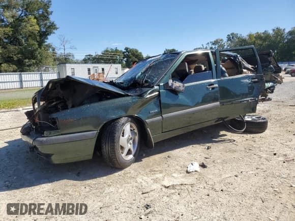 ✅ 1997 Volvo 850 • VIN: YV1LS5728VJ395603 • Лот: 76775064. Опубликован ранее на Copart с пробегом 103 917 миль. Бесплатный доступ к архиву аукционных продаж из США и подробный отчёт об истории автомобиля на DreamBid. Изображение 1.