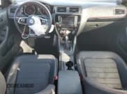 ✅ 2017 Volkswagen Jetta GLI • VIN: 3VW4T7AJ1HM308521 • Лот: 89858755. Опубликован ранее на Copart с пробегом 76 548 миль. Бесплатный доступ к архиву аукционных продаж из США и подробный отчёт об истории автомобиля на DreamBid. Изображение 8.