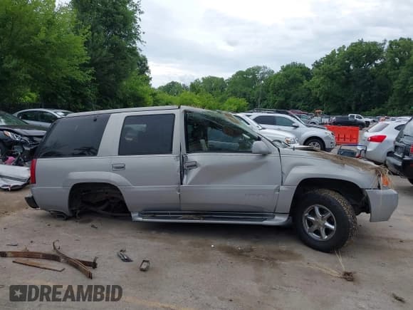 ✅ 2000 GMC Denali • VIN: 1GKEK13R6YR140162 • Lot: 42532005. Listed on IAAI with 213,050 mi. Free auction sales archive from the USA and detailed vehicle history report at DreamBid. Image 14.