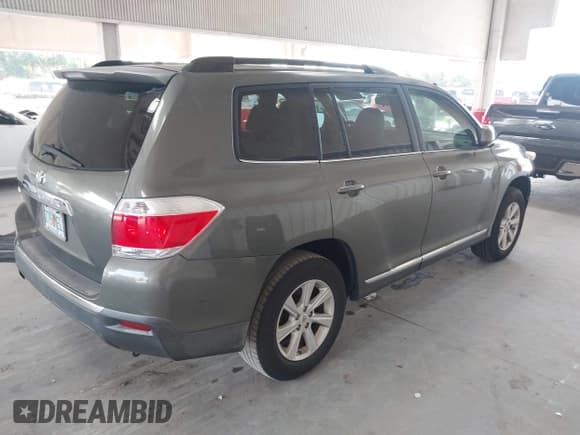 ✅ 2012 Toyota Highlander • VIN: 5TDZK3EH3CS088254 • Lot: 42295847. Wystawiony na IAAI z przebiegiem 193 404 mil. Bezpłatny archiwum sprzedaży aukcyjnych z USA i szczegółowy raport historii pojazdu na DreamBid. Zdjęcie 4.