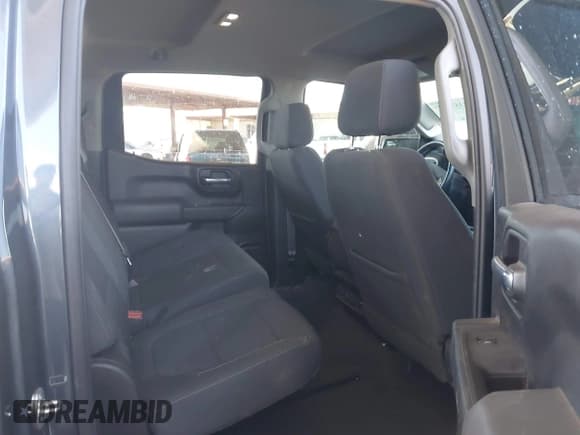 ✅ 2022 Chevrolet Silverado 1500 LT • VIN: 1GCPWCED5NZ105212 • Lot: 43572577. Wystawiony na IAAI z przebiegiem 54 972 mil. Bezpłatny archiwum sprzedaży aukcyjnych z USA i szczegółowy raport historii pojazdu na DreamBid. Zdjęcie 8.