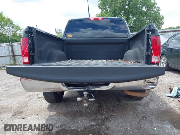 ✅ 2018 Ram 1500 Express • VIN: 3C6RR6KT3JG252370 • Lot: 42675772. Listed on IAAI with 110,667 mi. Free auction sales archive from the USA and detailed vehicle history report at DreamBid. Image 17.