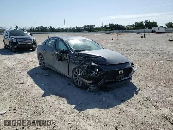 ✅ 2025 Mazda 3 S Preferred • VIN: 3MZBPACM1SM450195 • Lot: 67138405. Wystawiony na Copart z przebiegiem 10 368 mil. Bezpłatny archiwum sprzedaży aukcyjnych z USA i szczegółowy raport historii pojazdu na DreamBid. Zdjęcie 13.