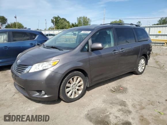 ✅ 2014 Toyota Sienna Limited • VIN: 5TDDK3DC0ES088229 • Lot: 71586405. Listed on Copart with 152,732 mi. Free auction sales archive from the USA and detailed vehicle history report at DreamBid. Image 1.