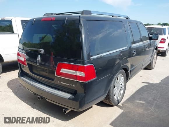 ✅ 2013 Lincoln Navigator • VIN: 5LMJJ3H58DEL08599 • Lot: 42046555. Listed on IAAI with 212,583 mi. Free auction sales archive from the USA and detailed vehicle history report at DreamBid. Image 4.