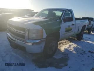 ✅ 2007 Chevrolet Silverado 2500HD Work Truck • VIN: 1GCHC24K17E515698 • Лот: 44926895. Опубликован ранее на Copart с пробегом 312 974 миль. Бесплатный доступ к архиву аукционных продаж из США и подробный отчёт об истории автомобиля на DreamBid. Изображение 1.
