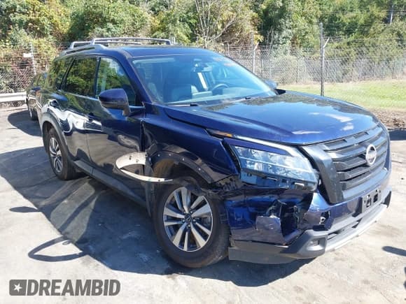 ✅ 2023 Nissan Pathfinder SL • VIN: 5N1DR3CC9PC241994 • Lot: 43379713. Wystawiony na IAAI z przebiegiem 40 354 mil. Bezpłatny archiwum sprzedaży aukcyjnych z USA i szczegółowy raport historii pojazdu na DreamBid. Zdjęcie 1.
