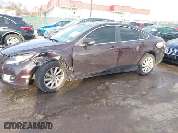 ✅ 2011 Mazda 6 i Touring • VIN: 1YVHZ8CH8B5M06133 • Lot: 41213085. Listed on IAAI with 144,098 mi. Free auction sales archive from the USA and detailed vehicle history report at DreamBid. Image 6.