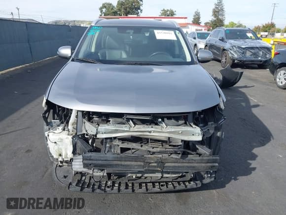 ✅ 2020 Mitsubishi Outlander SE • VIN: JA4AD3A32LJ001615 • Лот: 43530992. Опубликован ранее на IAAI с пробегом 110 723 миль. Бесплатный доступ к архиву аукционных продаж из США и подробный отчёт об истории автомобиля на DreamBid. Изображение 6.