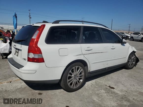 ✅ 2007 Volvo V50 2.4L • VIN: YV1MW390472300881 • Лот: 67413735. Опубликован ранее на Copart с пробегом 155 125 миль. Бесплатный доступ к архиву аукционных продаж из США и подробный отчёт об истории автомобиля на DreamBid. Изображение 3.