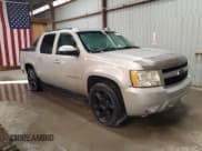 ✅ 2007 Chevrolet Avalanche 1LT • VIN: 3GNFK12307G145313 • Lot: 81746835. Listed on Copart with 136,215 mi. Free auction sales archive from the USA and detailed vehicle history report at DreamBid. Image 4.
