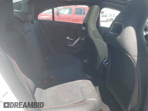 2024 Mercedes-Benz CLA 250 с VIN W1K5J4GB2RN457450, выставлен на аукционе Copart как лот 51487574 с пробегом 969 миль миль и Списание • Salvage title. История ставок и продаж доступна на DreamBid. Изображение 10.